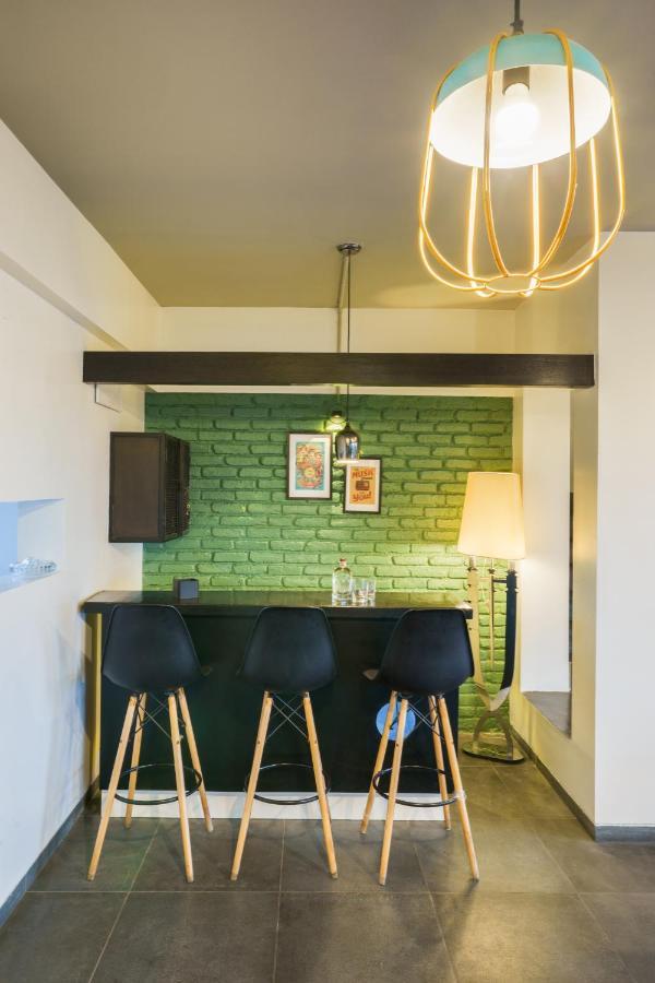Grey Stone - Lakefront Penthouse Family Rooms Kolhapur Bagian luar foto
